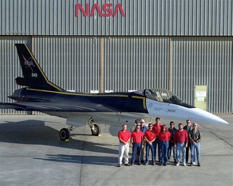 F-16XL ground crew